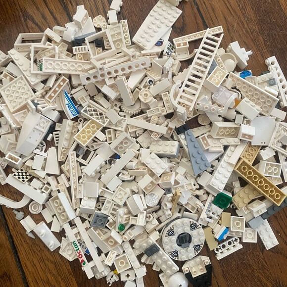 LEGO Mixed Pieces white 1lb - Picture 2 of 4